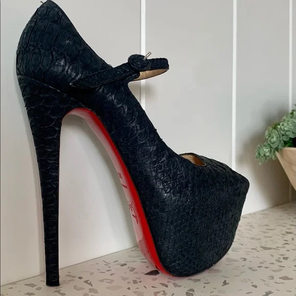 Christian Louboutin | Shoes | Christian Louboutin Size 38 2 | Poshmark